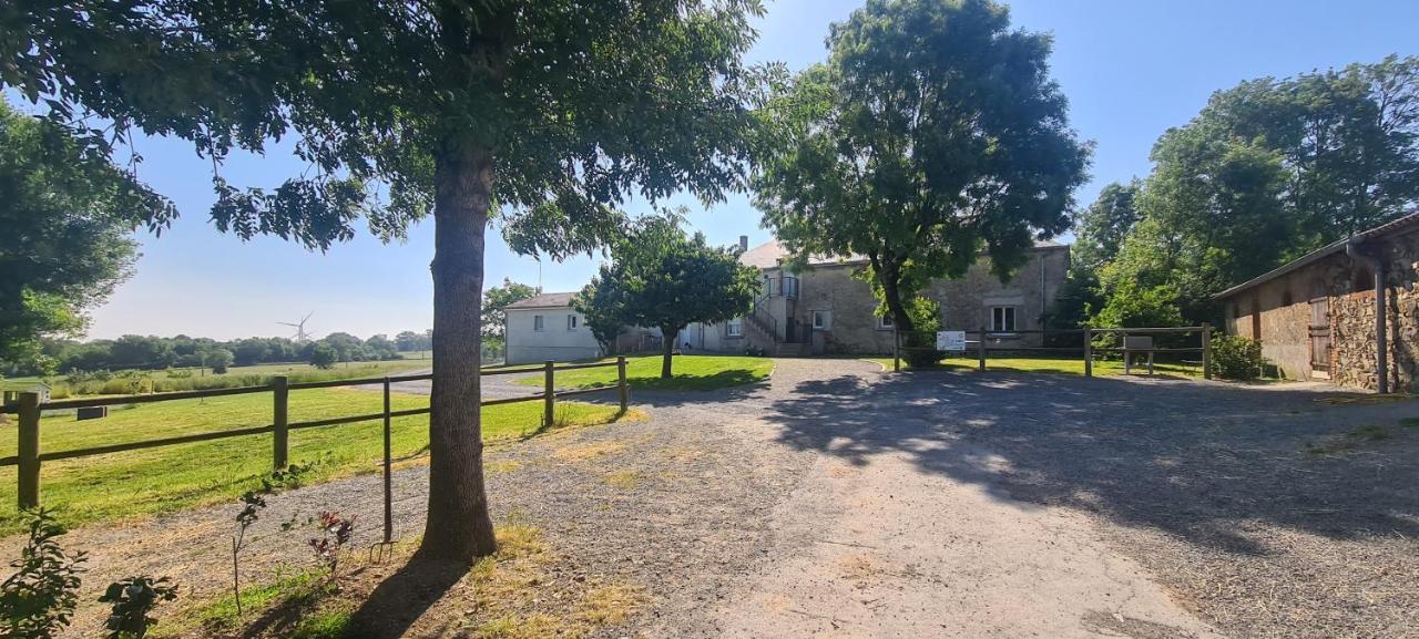 Le Logis Des Chons A La Campagne A Saint Hilaire Du Bois - Lys Haut Layon Le Plessis  Екстер'єр фото