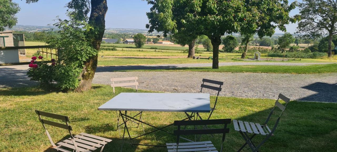 Le Logis Des Chons A La Campagne A Saint Hilaire Du Bois - Lys Haut Layon Le Plessis  Екстер'єр фото